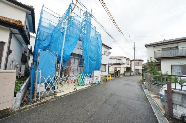 【横浜市旭区市沢町637-9新築戸建て】★仲介手数料無料★（市沢小学校・西谷中学校）の前面道路含む現地写真
