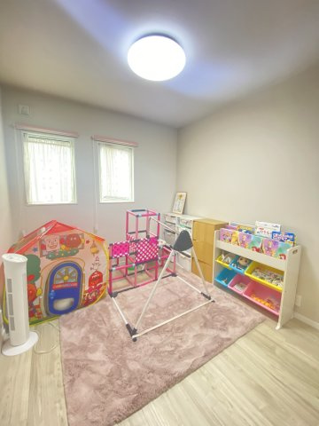 【洋室】 | 富合町小岩瀬 | ☆明るい雰囲気の内装☆家具が合わせやすいですね☆