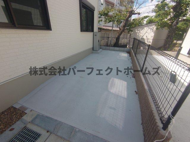 シアラ　plus　招提中町戸建て　賃貸の駐車場|駐車場に車を止められます