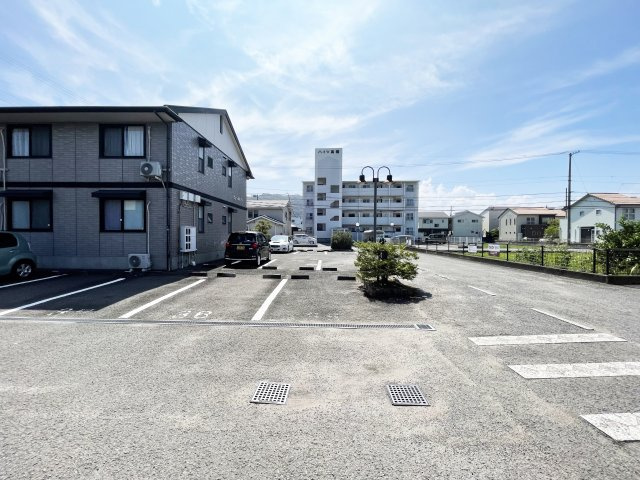 ヴェールメゾン D棟の駐車場