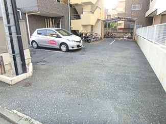 敷地内駐車場（有料・要空き確認）