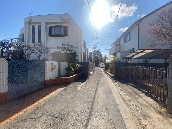 和歌山市野崎　中古戸建の前面道路含む現地写真