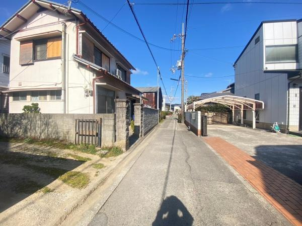 和歌山市野崎　中古戸建の前面道路含む現地写真