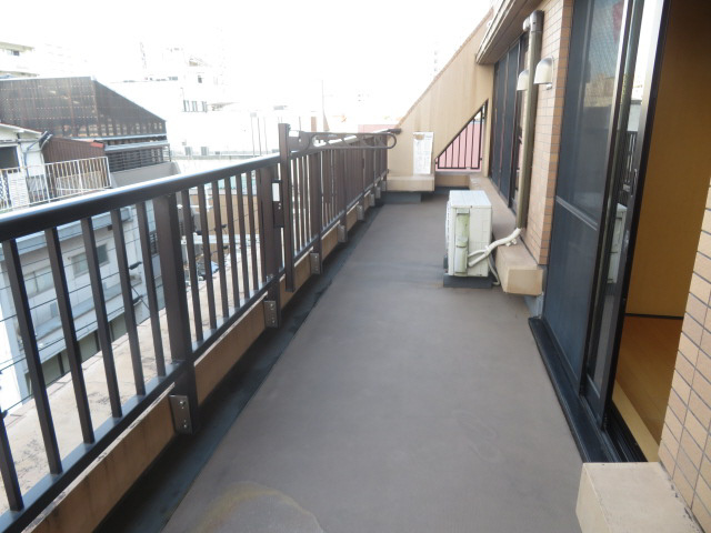 ＫＥＩマンションのバルコニー