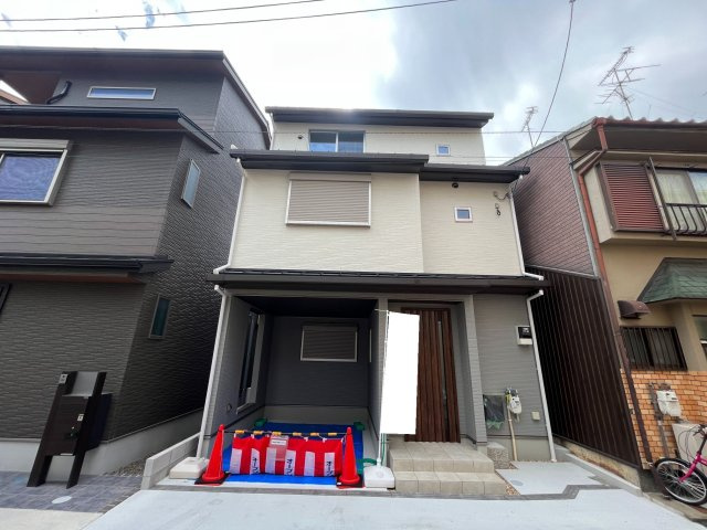 完成物件につき即入居可能♪収納充実３階建て３ＬＤＫ♪駐車１台ＯＫ♪上京区東西俵屋町の外観|外観