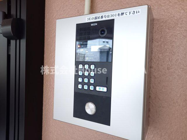 ツル元町のエントランス