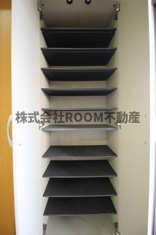 第2年見マンションの収納|こまごまとしたものを収納できそうですね