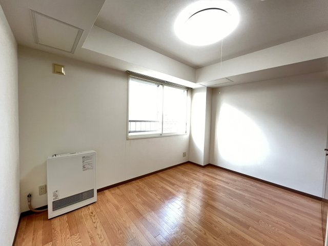 【居間・リビング】 | 【CP対象】今井ビル | ゆったり過ごせる居間です