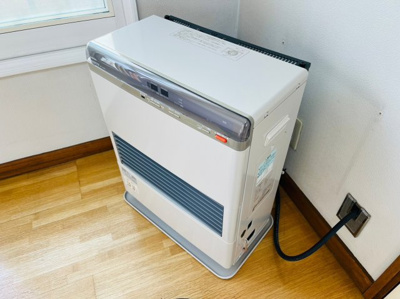 【設備】 | 【CP対象】エバメゾン北郷 | 経済的な灯油暖