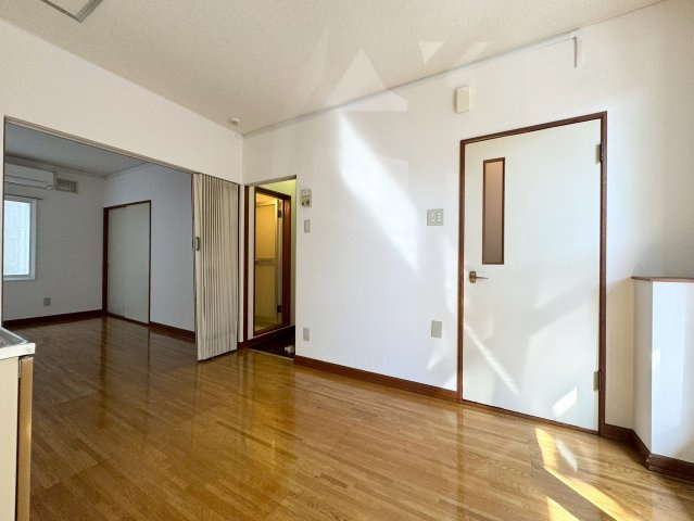【居間・リビング】 | 【CP対象】アドバンスコーポA | こちらの居間で趣味の時間をお楽しみください
