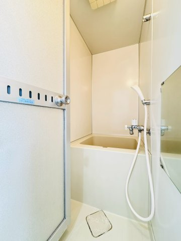 【浴室】 | 【CP対象】アドバンスコーポA | ゆったりとした空間のトイレです