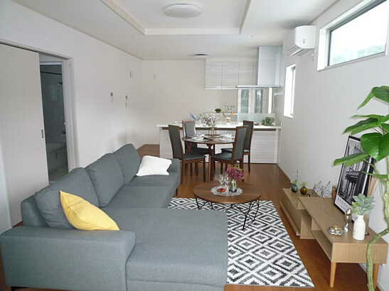 【居間・リビング】