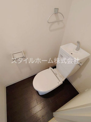【トイレ】 | ベルカーサ | 別部屋写真です。