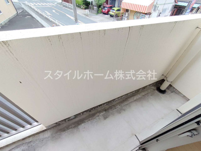 【バルコニー】 | ベルカーサ | 別部屋写真です。