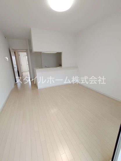 【居間・リビング】 | ベルカーサ | 別部屋写真です。