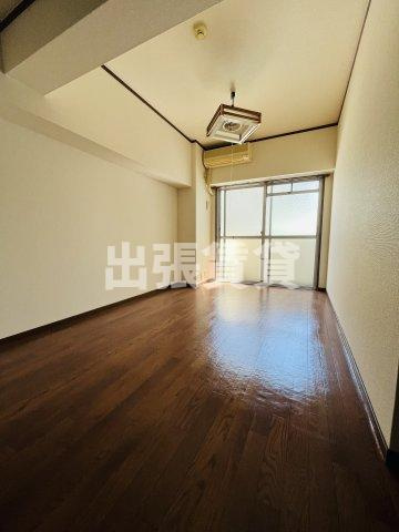 仲介手数料0円！向陽ビルの居間・リビング