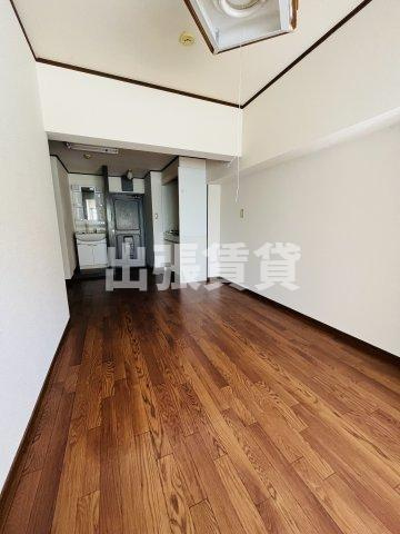 仲介手数料0円！向陽ビルの居間・リビング