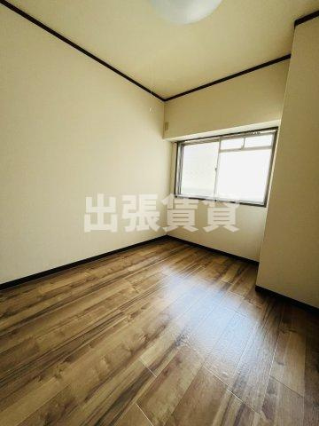 仲介手数料0円！向陽ビルの居間・リビング