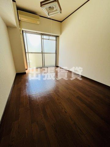 仲介手数料0円！向陽ビルの居間・リビング