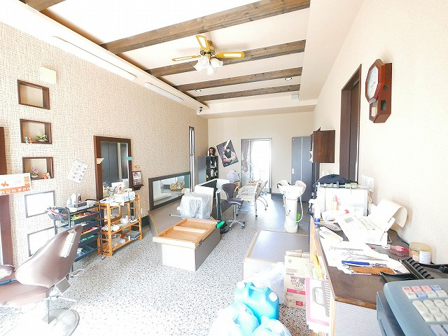 田中町店舗の内装