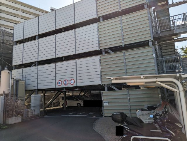 アクシア八王子ピュアマークスの駐車場