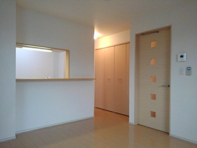 アンジュエールＣの居間・リビング