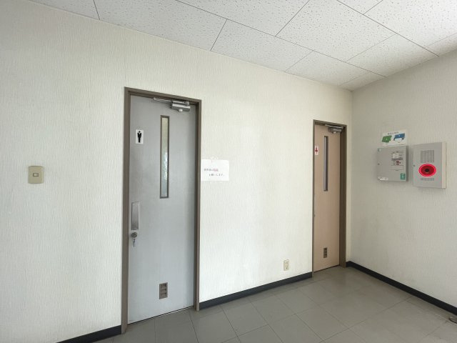 スズヤビルのトイレ