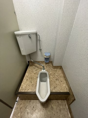 スズヤビルのトイレ|男性用