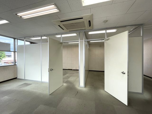 スズヤビルの内装