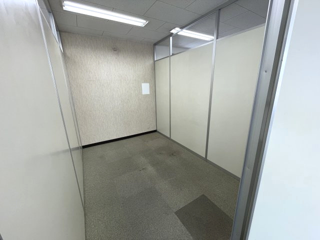 スズヤビルの内装