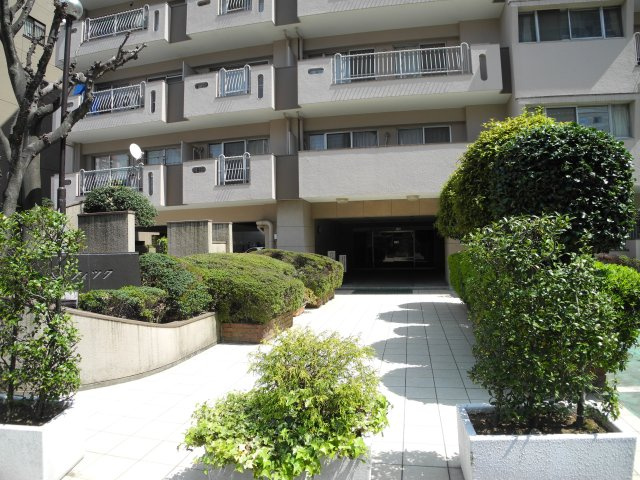 パシフィック大久保のエントランス