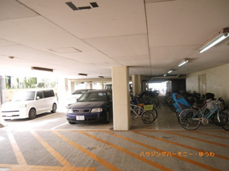 【駐車場】