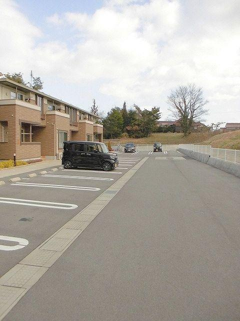 ベル　アルカンシェルⅡＡの駐車場