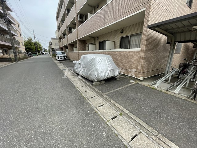 セントラルコーポ船橋　８番館の駐車場