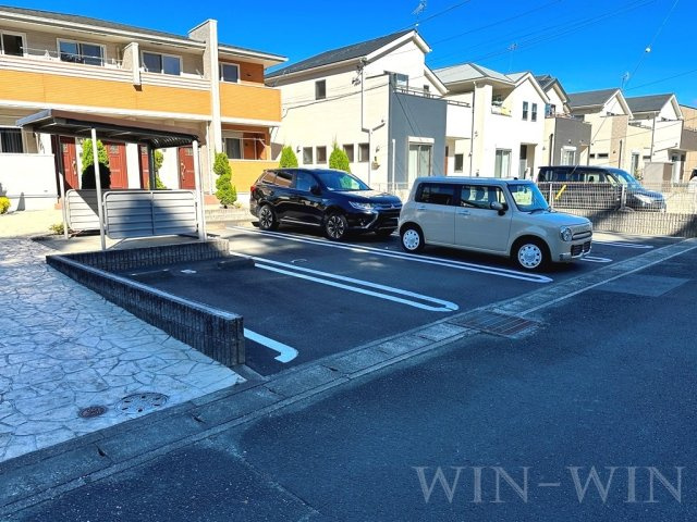 イン・レミュールの駐車場