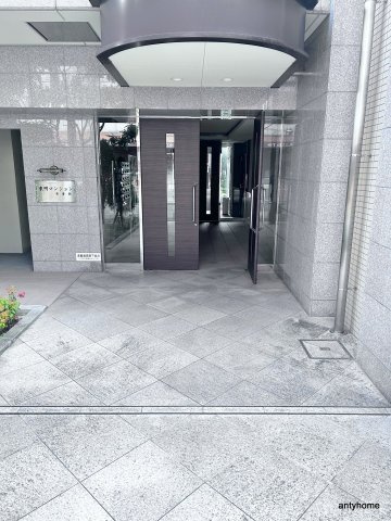 東明マンション壱番館　仲介手数料無料のエントランス