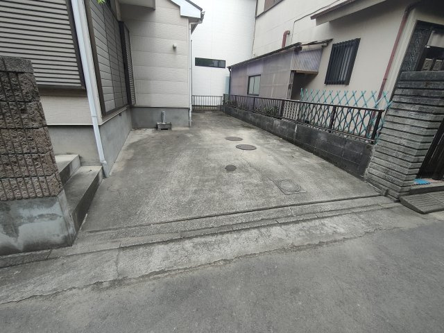 徳力貸家の駐車場|カースペースがあります