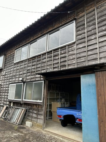 葛巻山村倉庫・事務所の外観