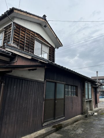 葛巻山村倉庫・事務所の外観