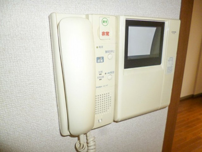 【セキュリティ】 | サンライズコスモスⅢ | TVモニターホン。同設備の別室写真を使用しております。