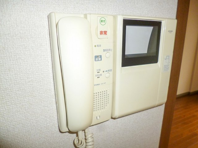 【セキュリティ】 | サンライズコスモスⅢ | TVモニターホン。同設備の別室写真を使用しております。