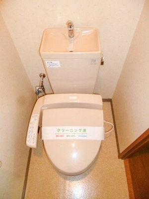 【トイレ】 | サンライズコスモスⅢ | 温水洗浄便座。同設備の別室写真を使用しております。