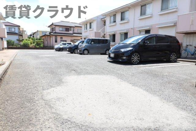メゾンブランシュ弐番館の駐車場|カースペースがあります