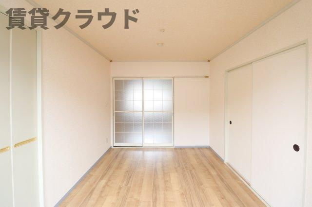 メゾンブランシュ弐番館の洋室|ゆったりした洋室です