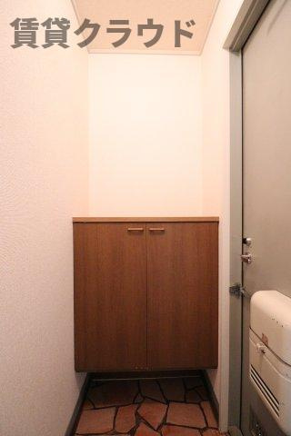 メゾンブランシュ弐番館の玄関|ゆったりとした玄関です