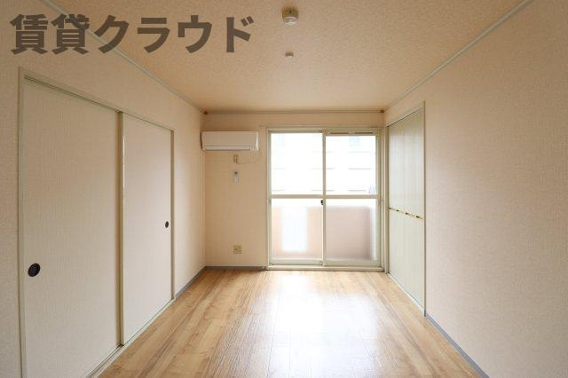 メゾンブランシュ弐番館の居間・リビング|使いやすい居間です