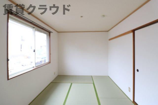 メゾンブランシュ弐番館の和室|畳の上でゆっくりとくつろげる和室です