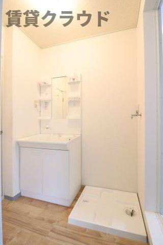 メゾンブランシュ弐番館の洗面所|朝の準備に活躍する、洗髪洗面化粧台！