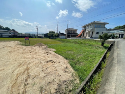 【外観】 | 愛媛県今治市山路 店舗用地 | 建物外観を気になさる方へ、見た目の良い落ち着いた物件です