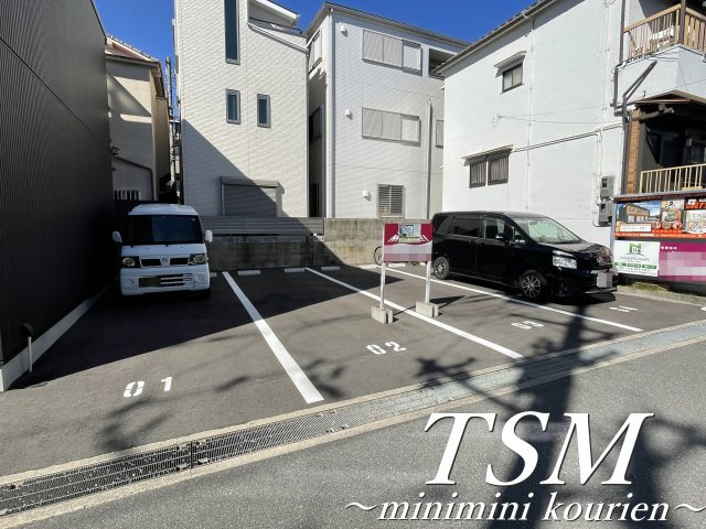 ラクガレ寝屋川田井町の駐車場